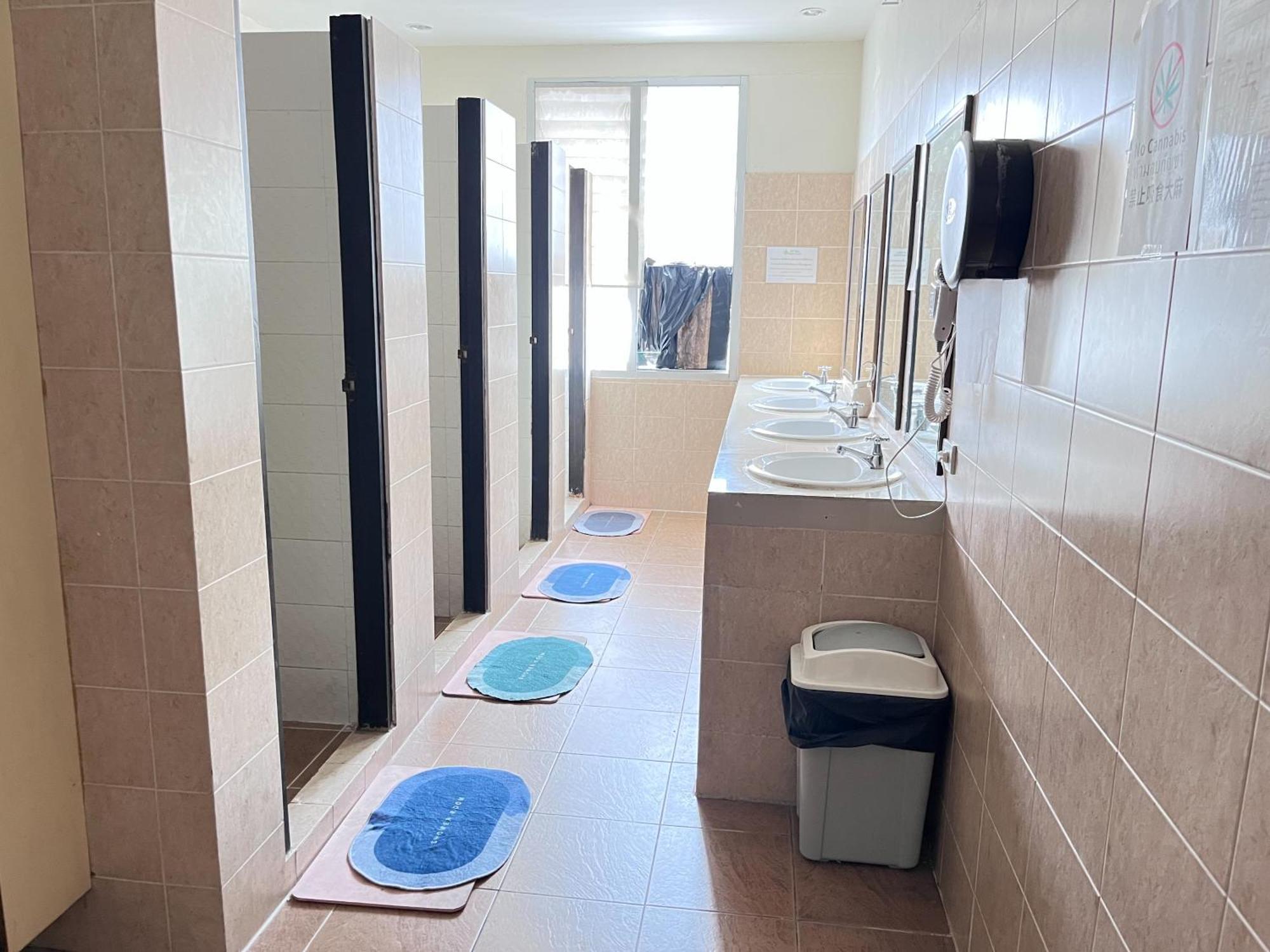 Lub Sbuy Hostel Phuket Buitenkant foto