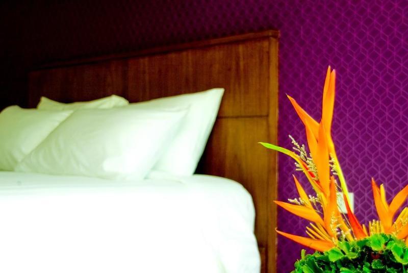 Lub Sbuy Hostel Phuket Buitenkant foto